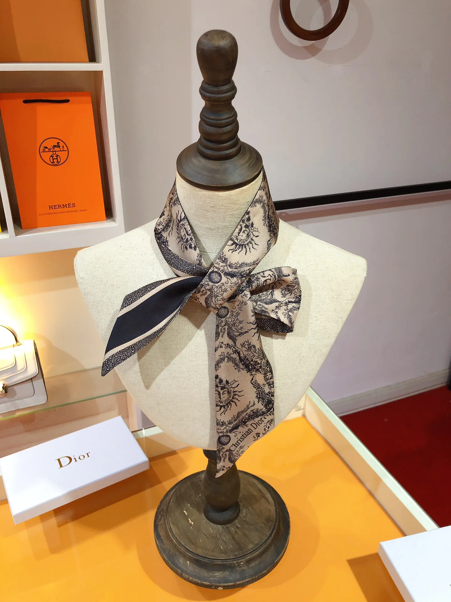 Платки Christian Dior 11507826