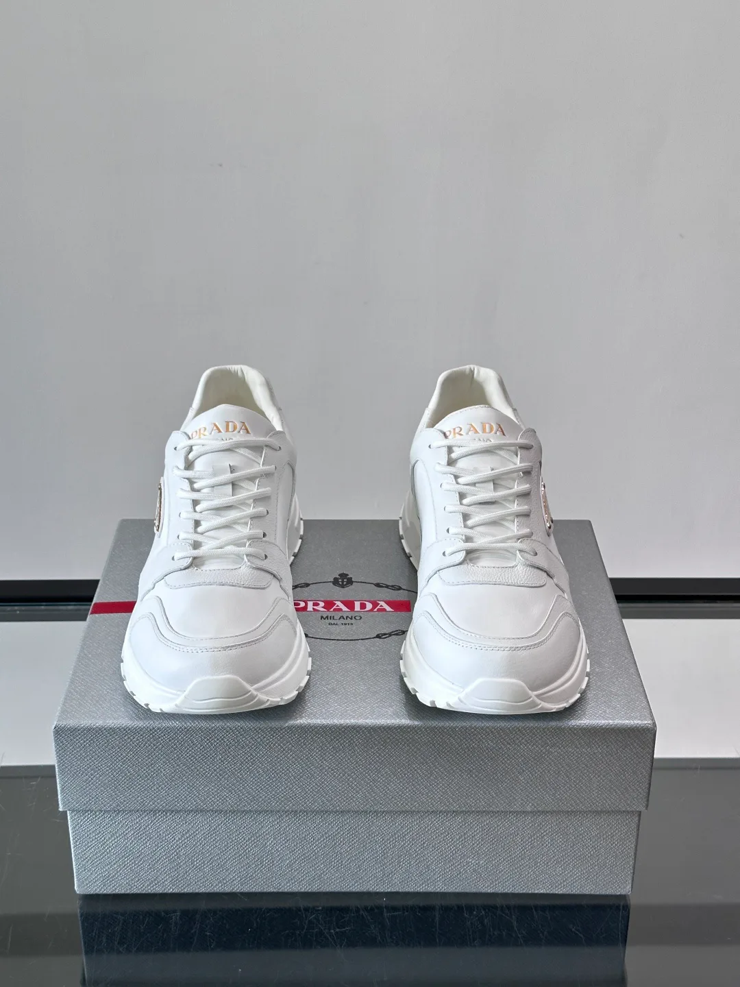 Кроссовки Женские Prada 18102658