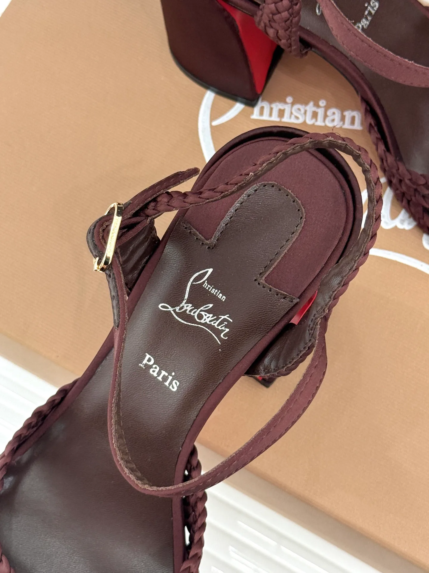 Босоножки Женские Christian Louboutin 19367920