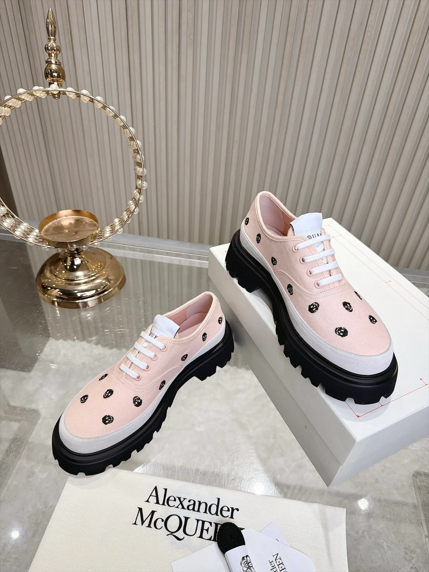 Кроссовки Женские Alexander Mcqueen 19080152