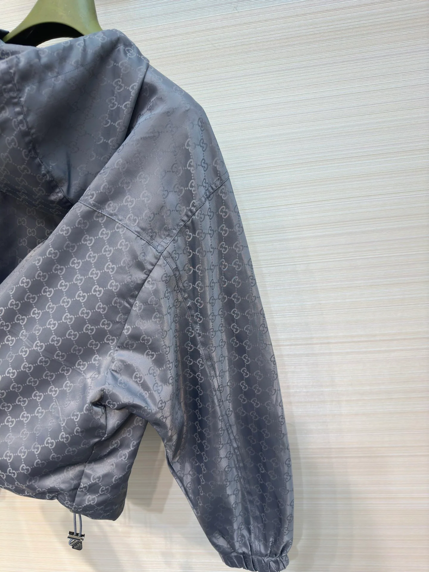 Куртки И Пуховики Женские Gucci 18767807