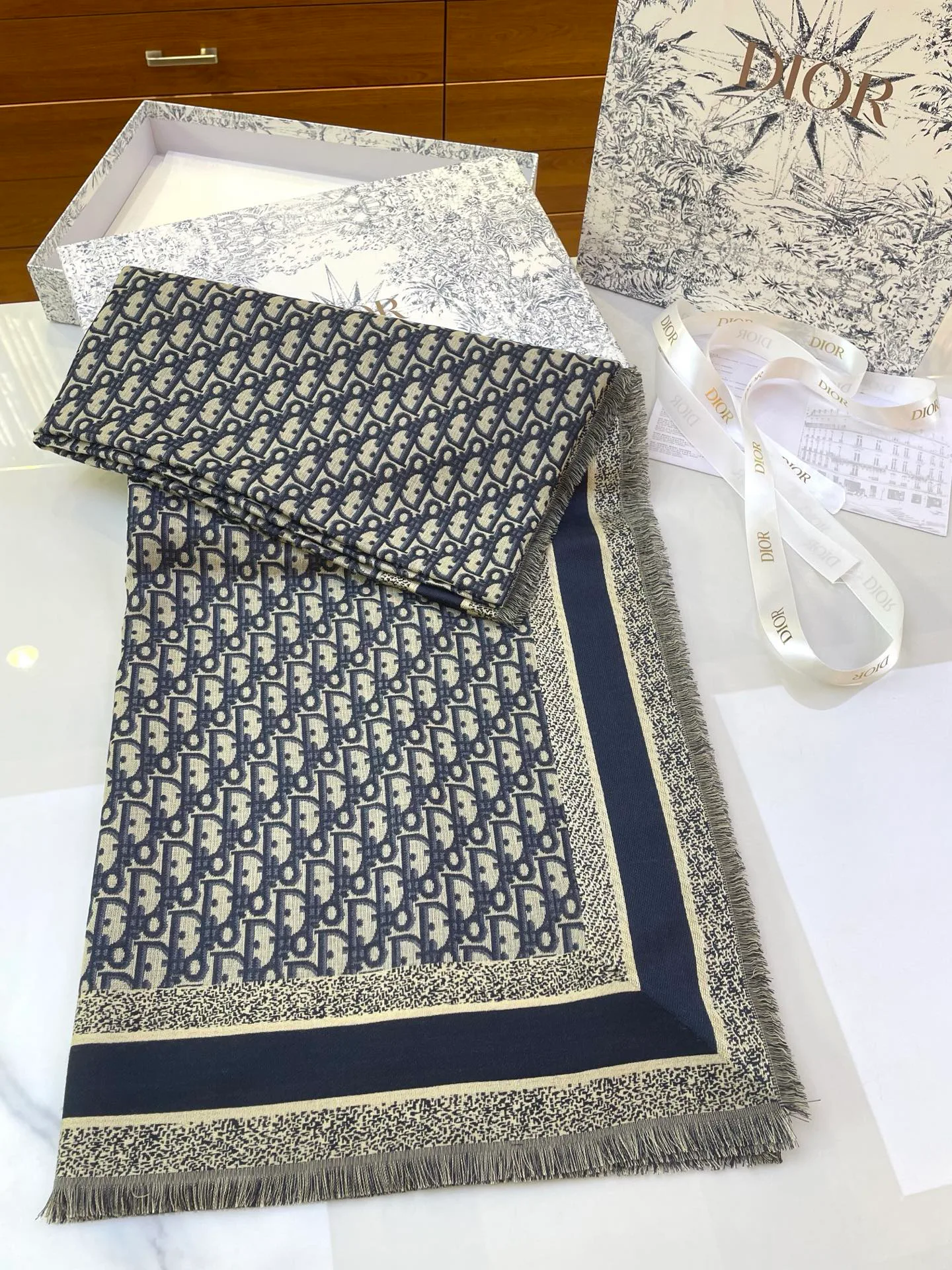 Шарфы Christian Dior 17898738