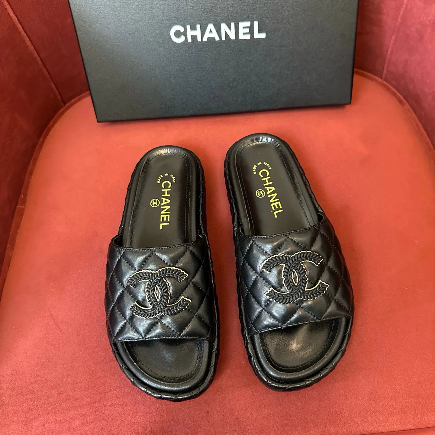 Шлепанцы Женские Chanel 18545