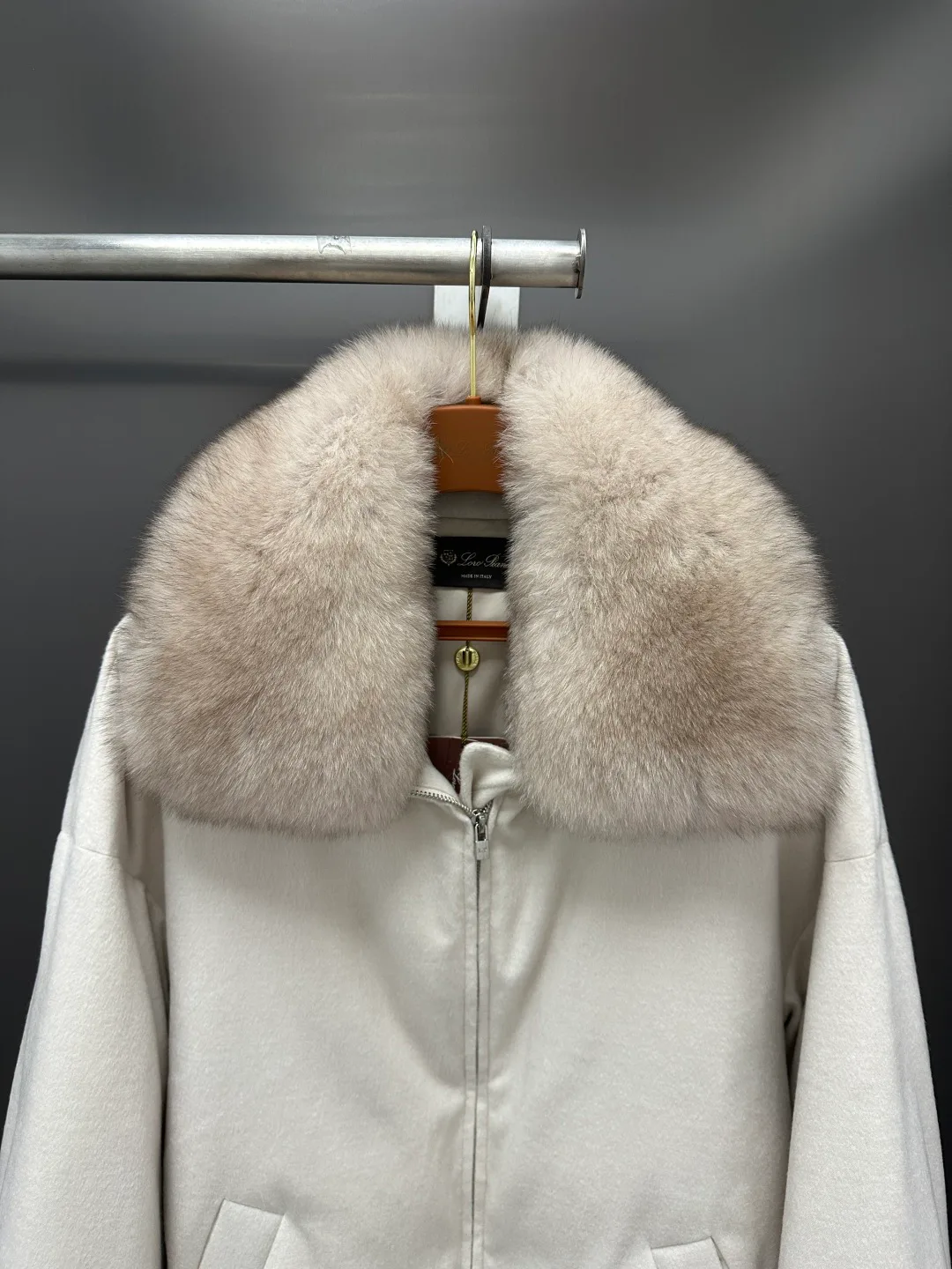 Куртки И Пуховики Женские Loro Piana 18702447