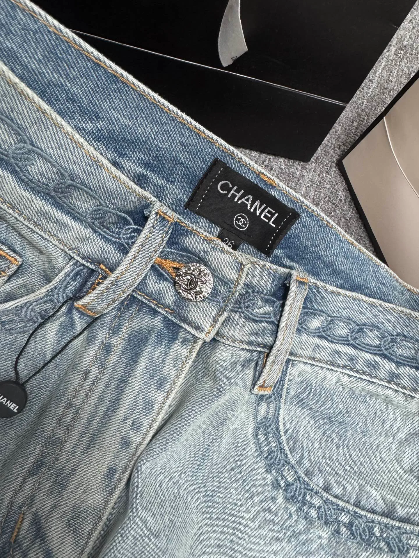 Джинсы Женские Chanel 16897518