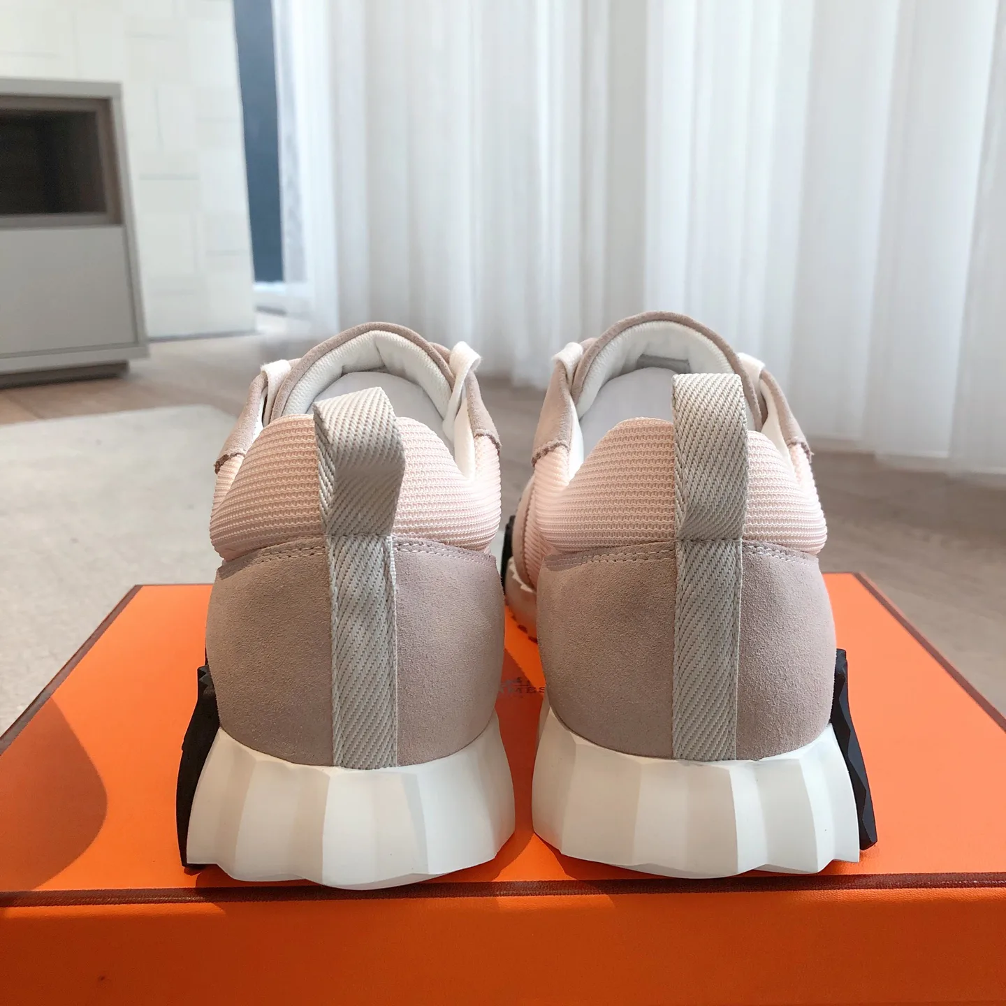 Кроссовки Женские Hermes 1154409