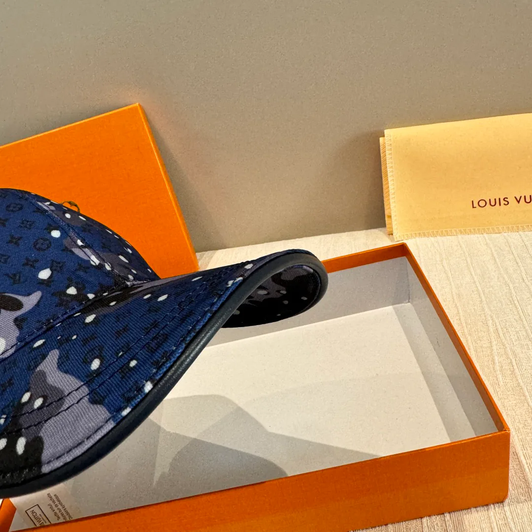 Головные Уборы Louis Vuitton 11529597