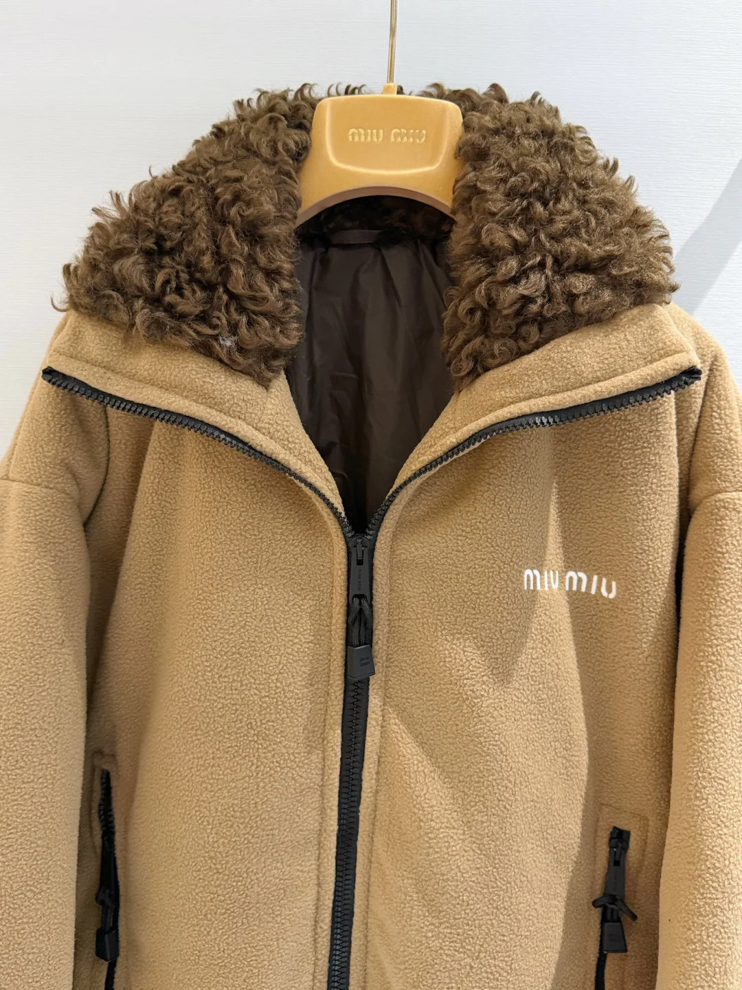 Куртки И Пуховики Женские Miu Miu 18285497