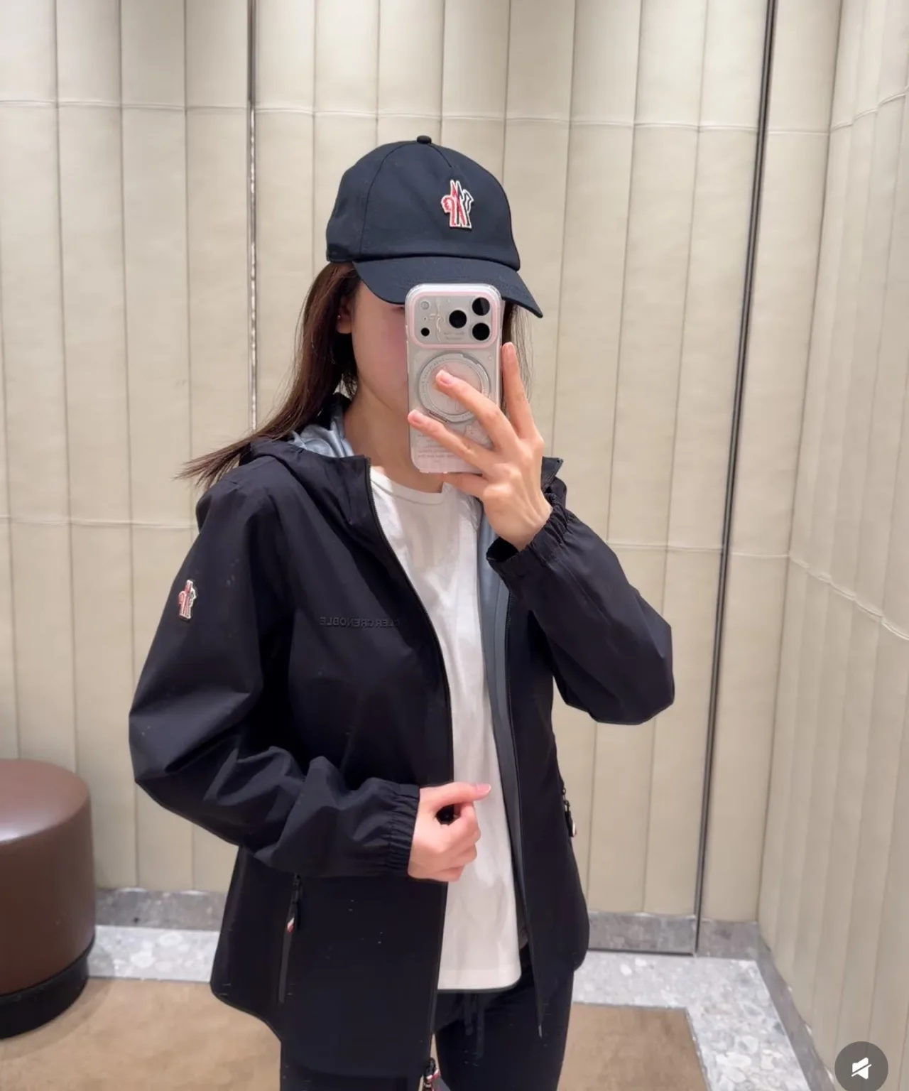 Куртки И Пуховики Женские Moncler 18501652