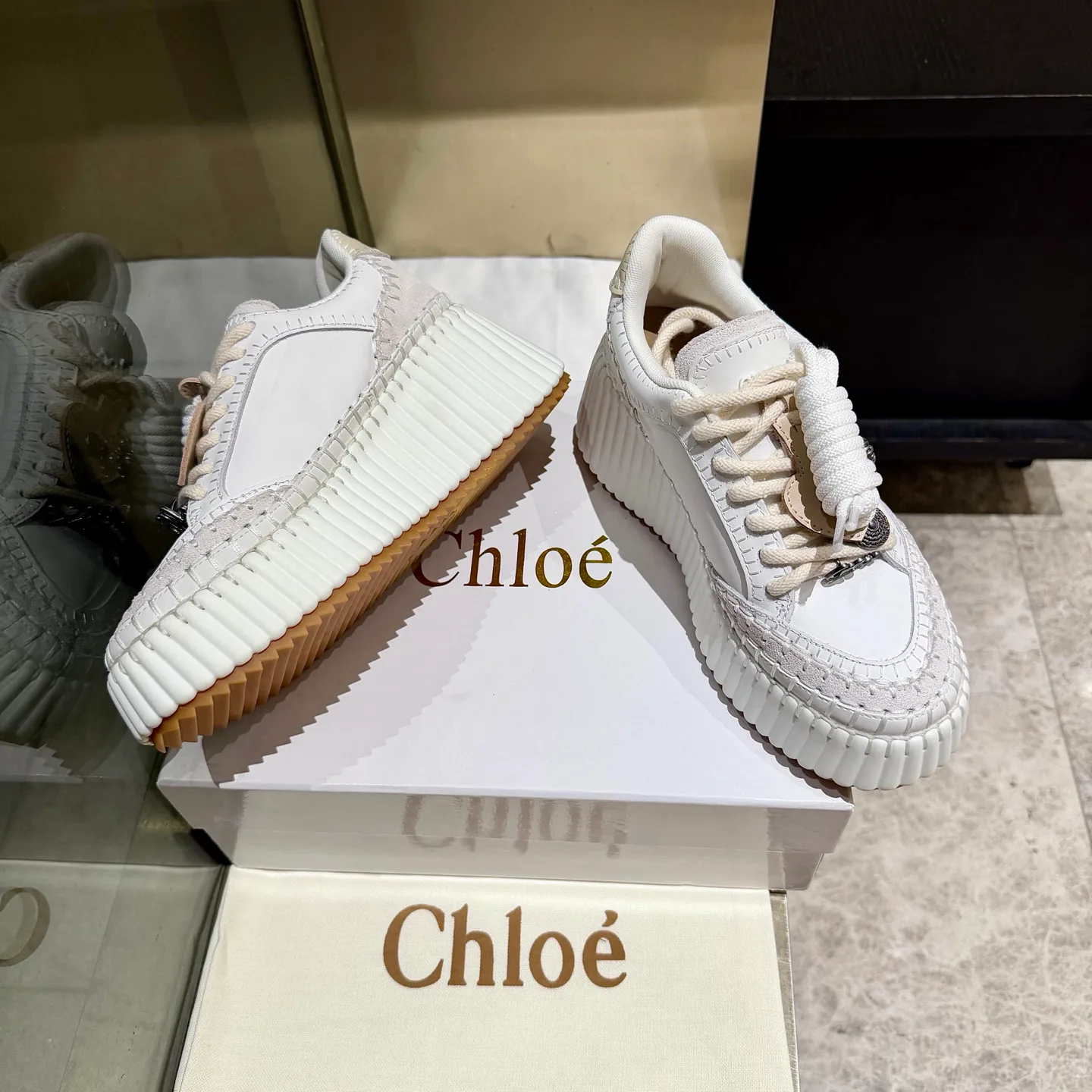 Кроссовки Женские Chloe 18104585