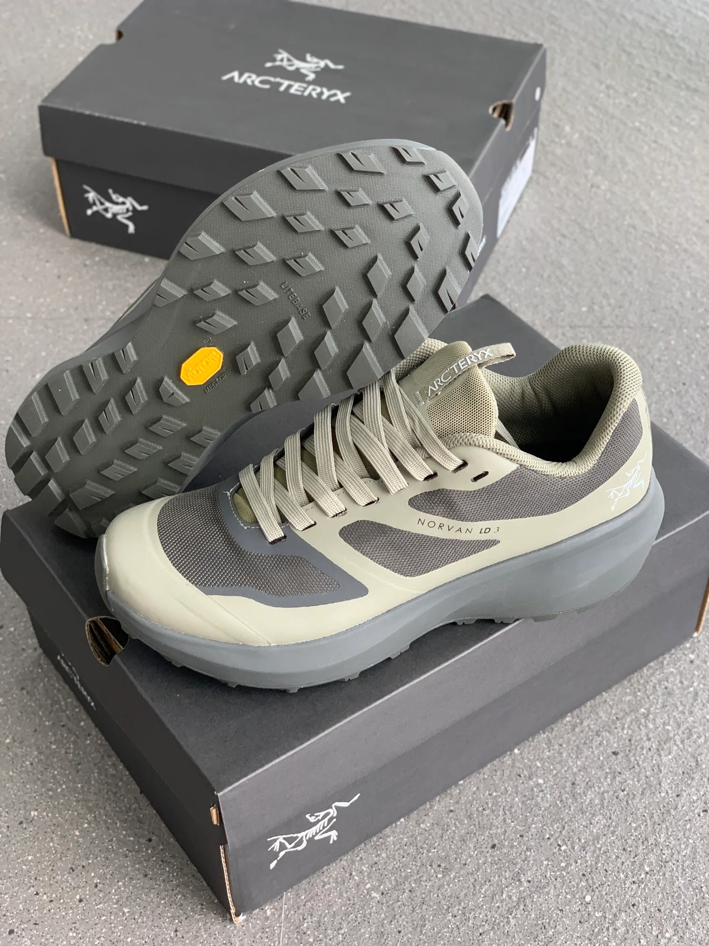 Кроссовки Женские Arcteryx 17675443