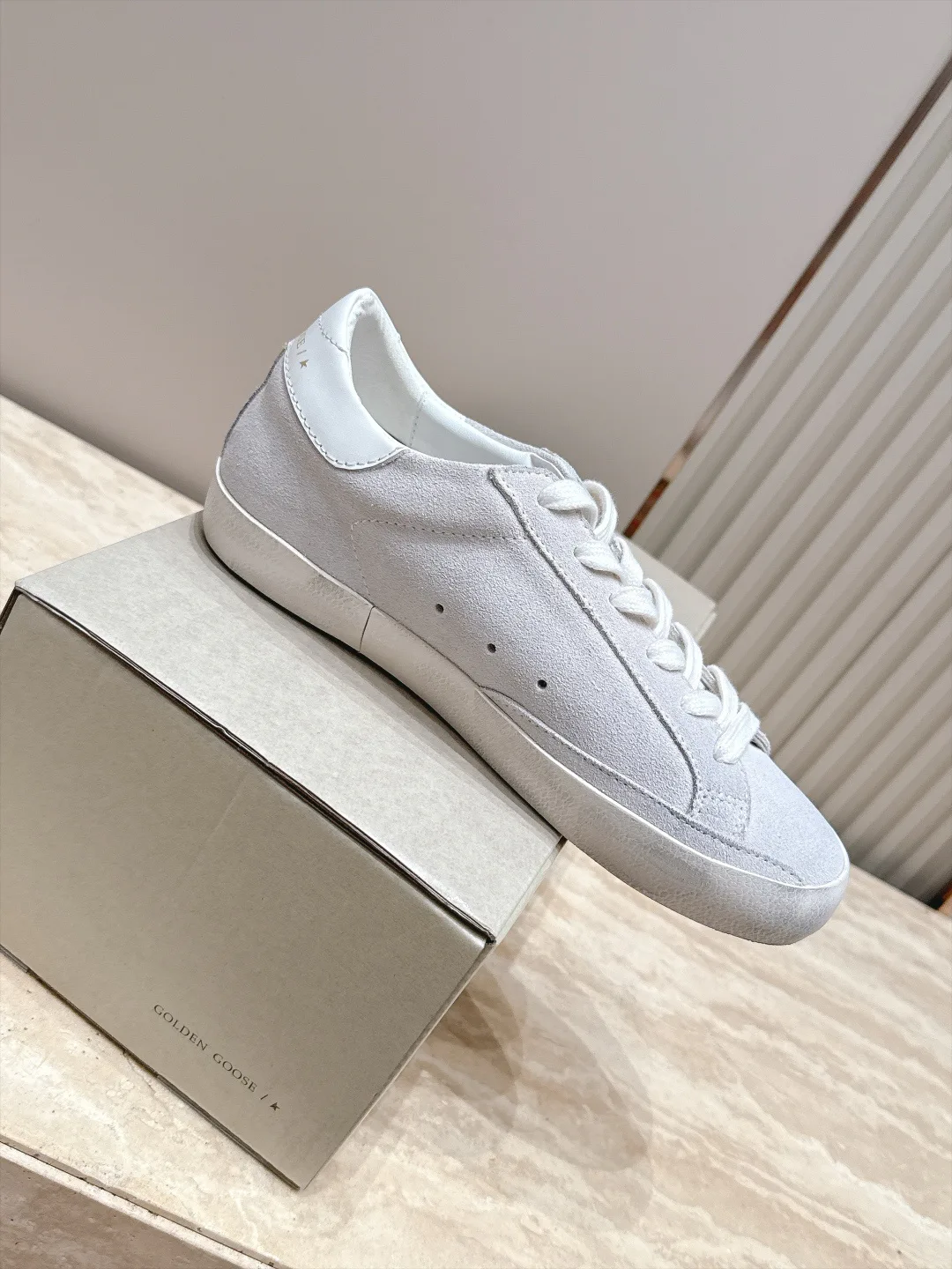 Кроссовки Женские Golden Goose 17963441