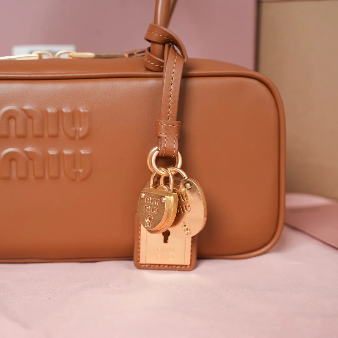 Классические Сумки Женские Miu Miu 11402797