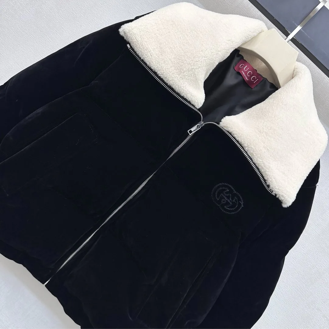 Куртки И Пуховики Женские Gucci 688100