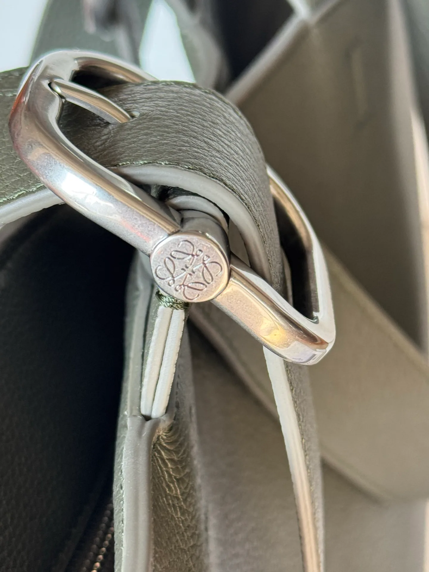 Классические Сумки Женские Loewe 1889674