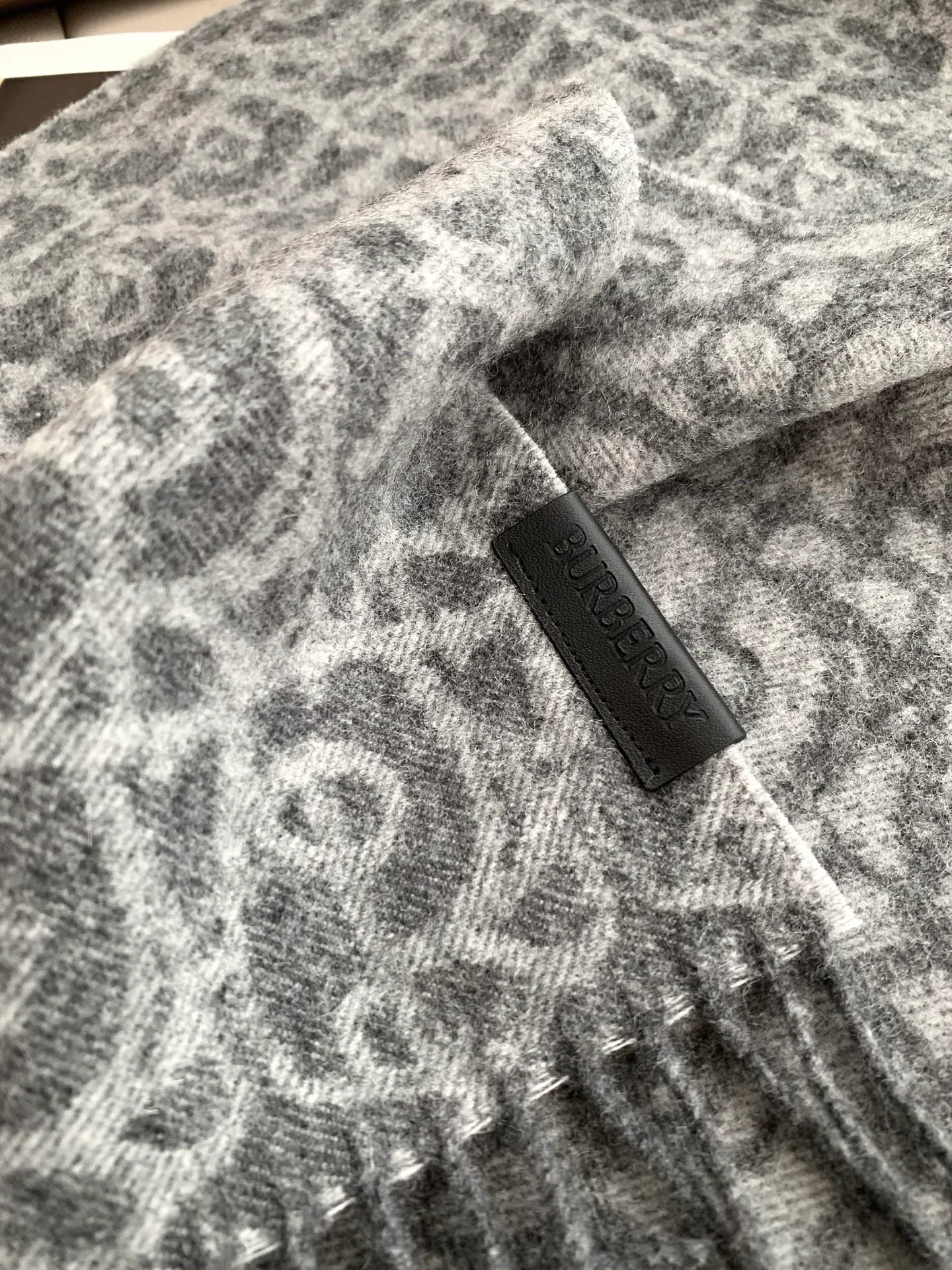 Шарфы Burberry 18222531