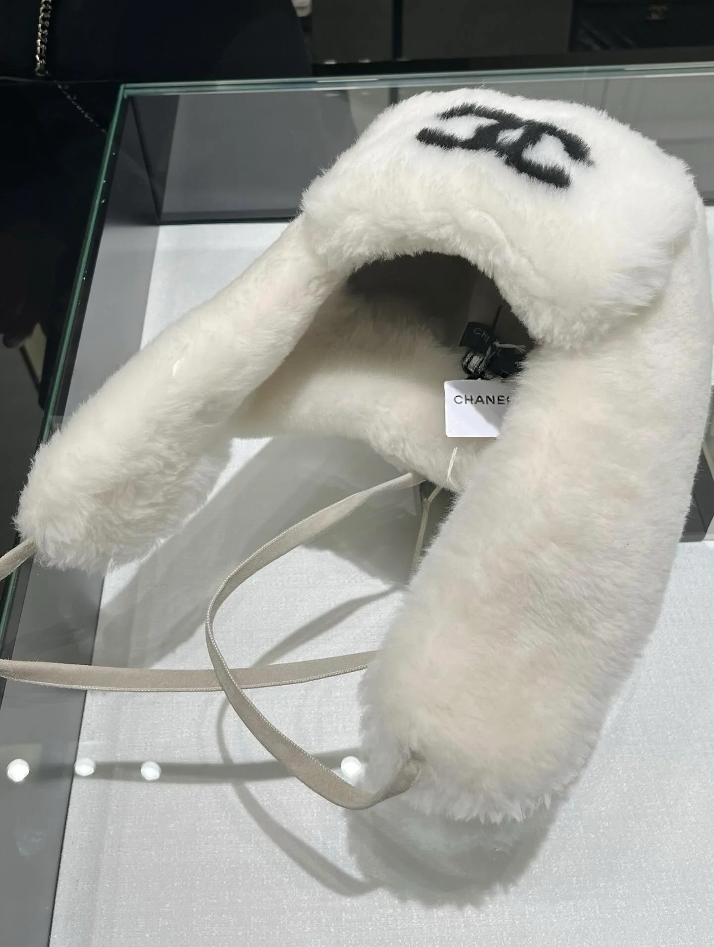 Головные Уборы Chanel 18347937