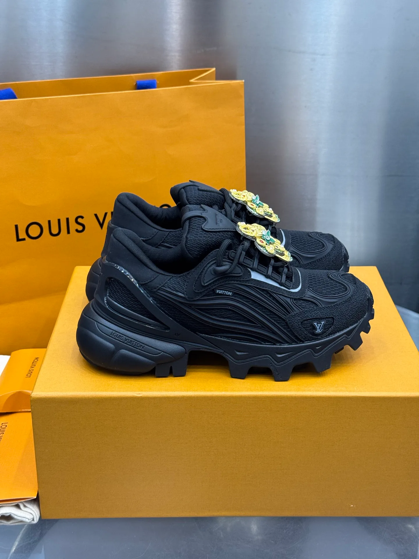 Кроссовки Женские Louis Vuitton 18202602