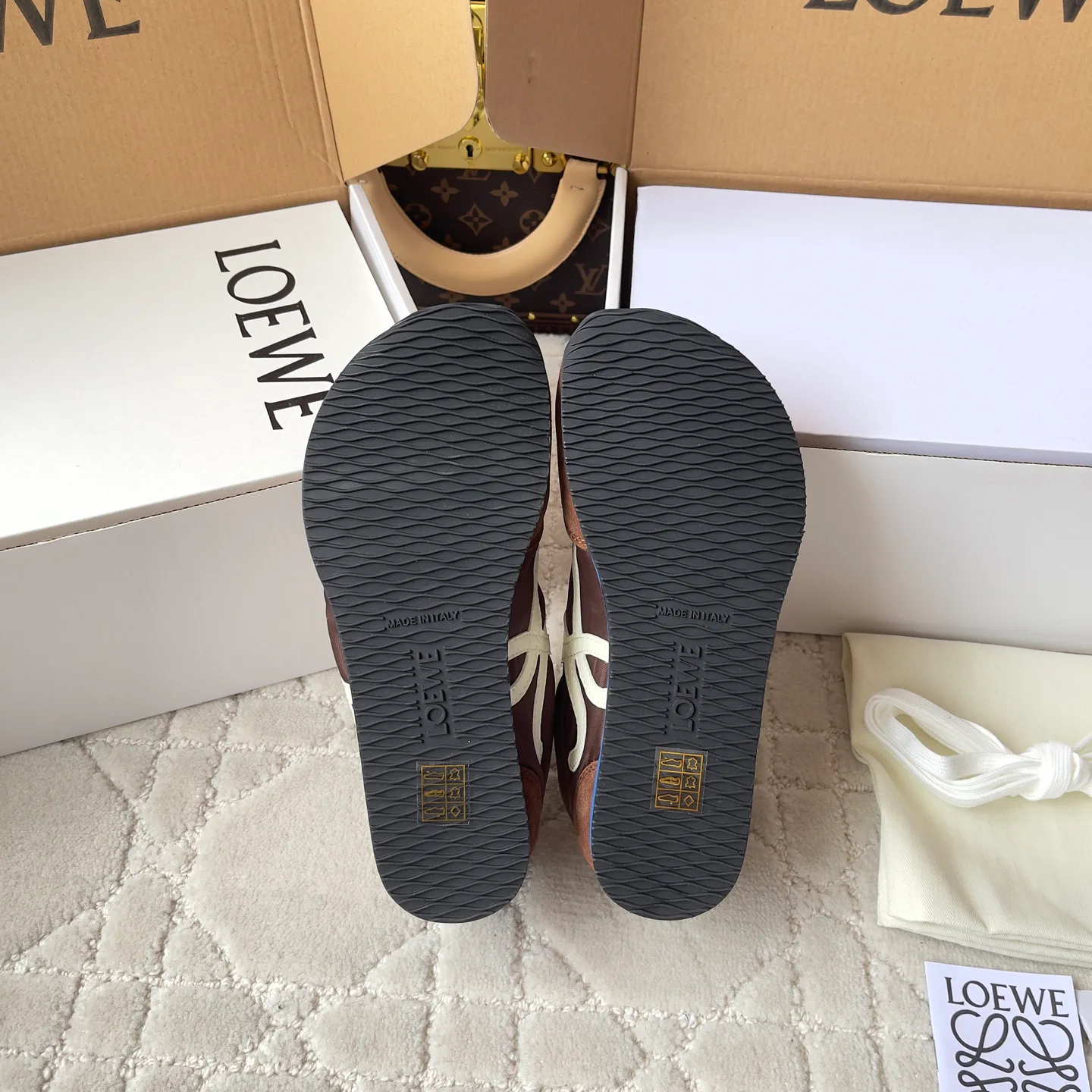 Кроссовки Женские Loewe 18781784