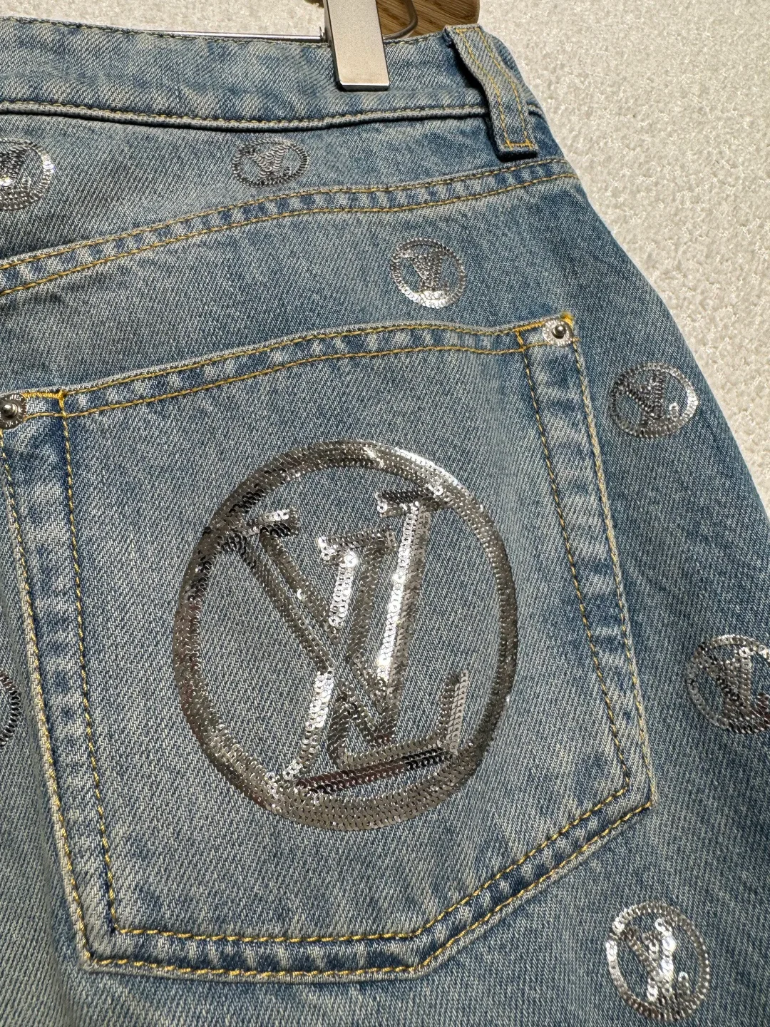 Джинсы Женские Louis Vuitton 12938686
