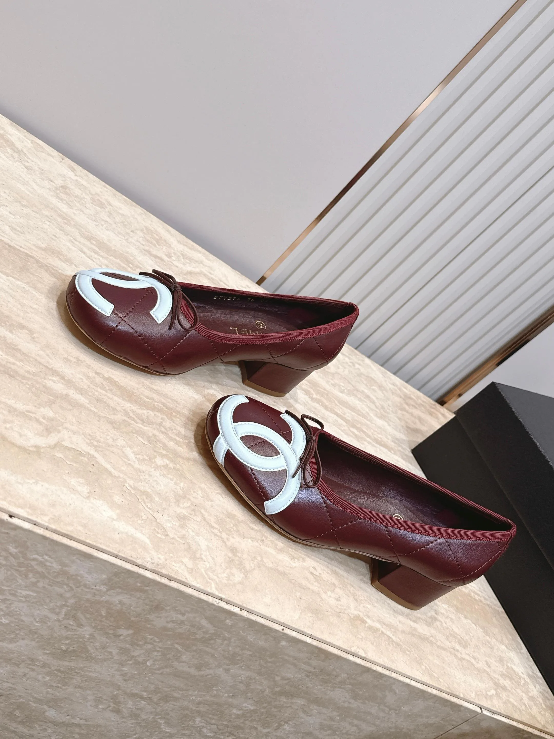 Туфли Женские Chanel 18025873