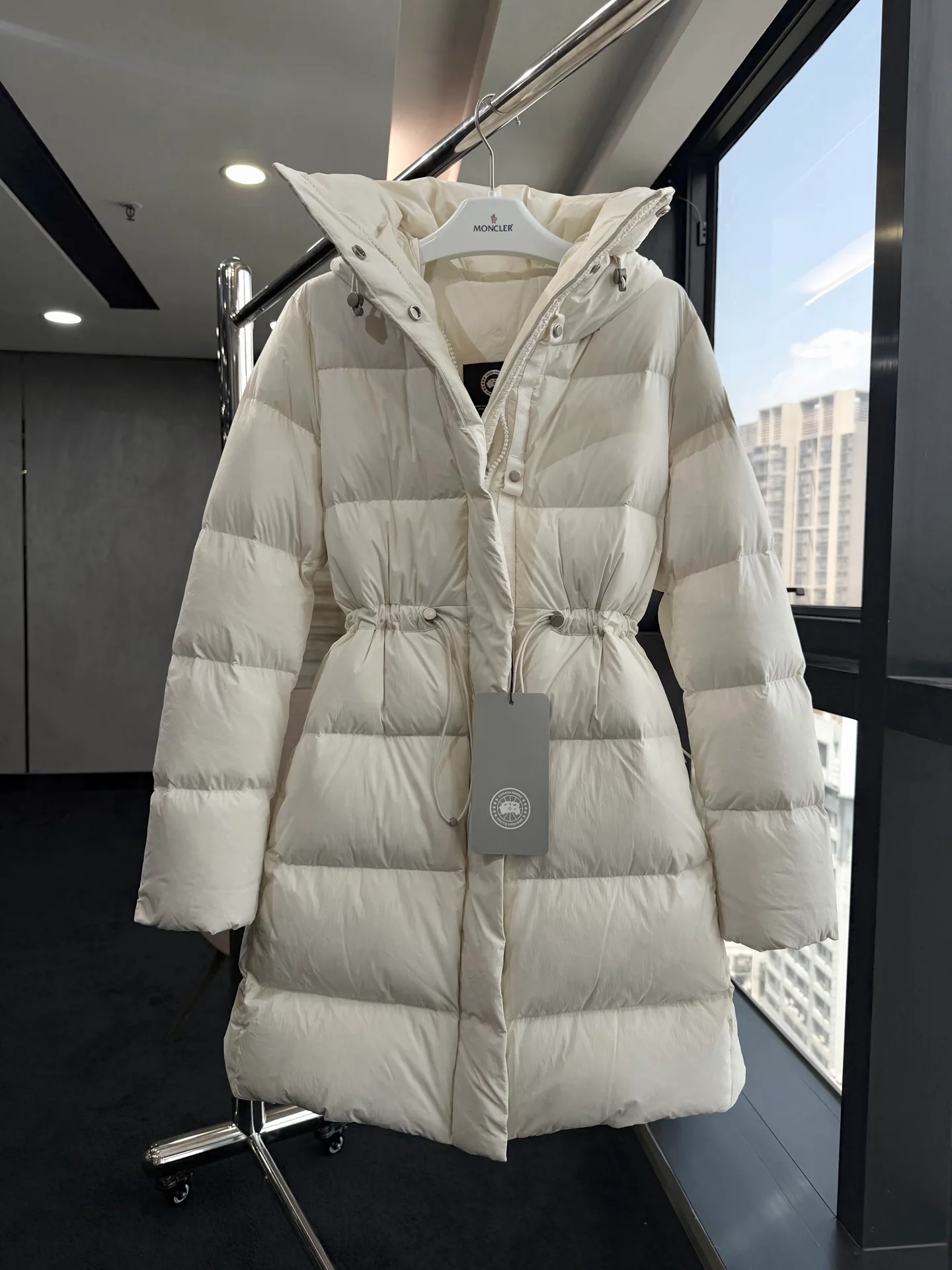 Куртки И Пуховики Женские Canada Goose 19682515