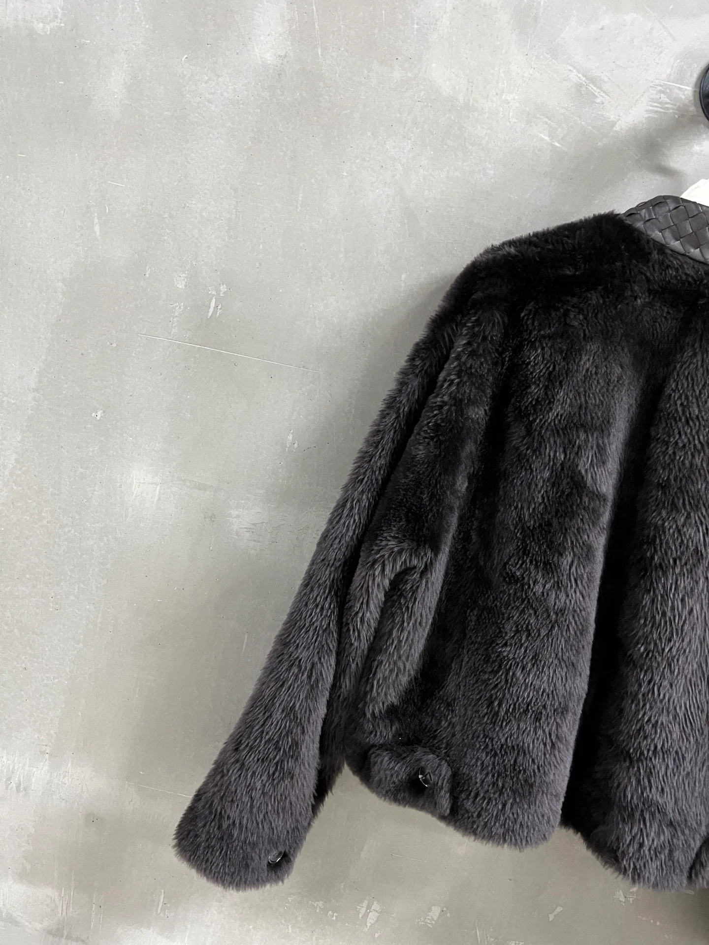 Кожаные Куртки И Дублёнки Женские Bottega Veneta 18770085
