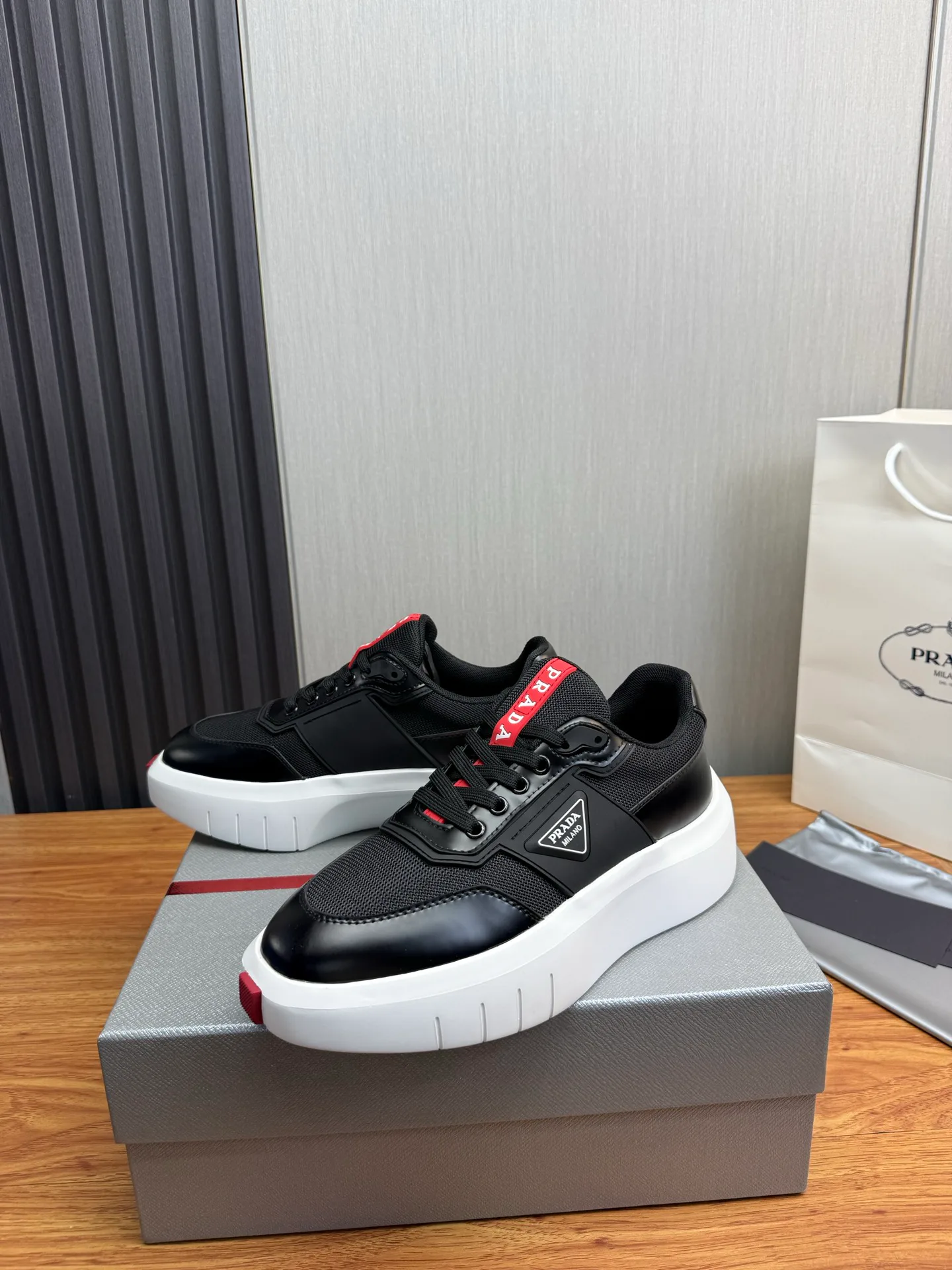 Кроссовки Мужские Prada 12725452