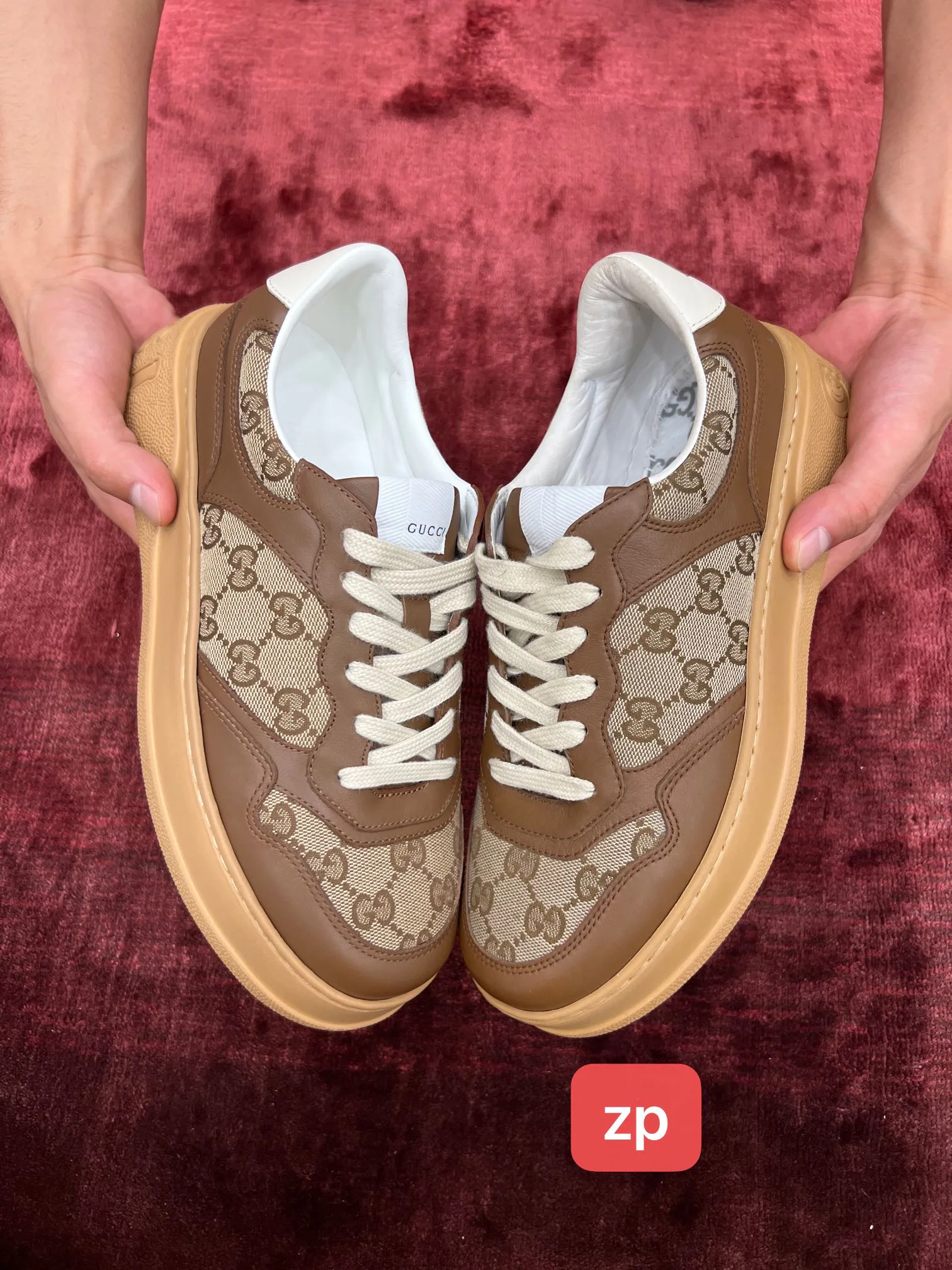 Кроссовки Женские Gucci 18995341