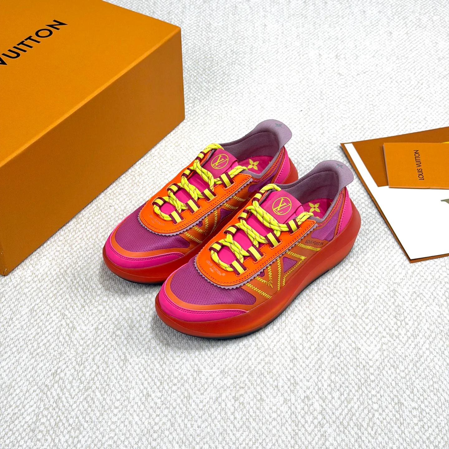 Кроссовки Женские Louis Vuitton 18265148