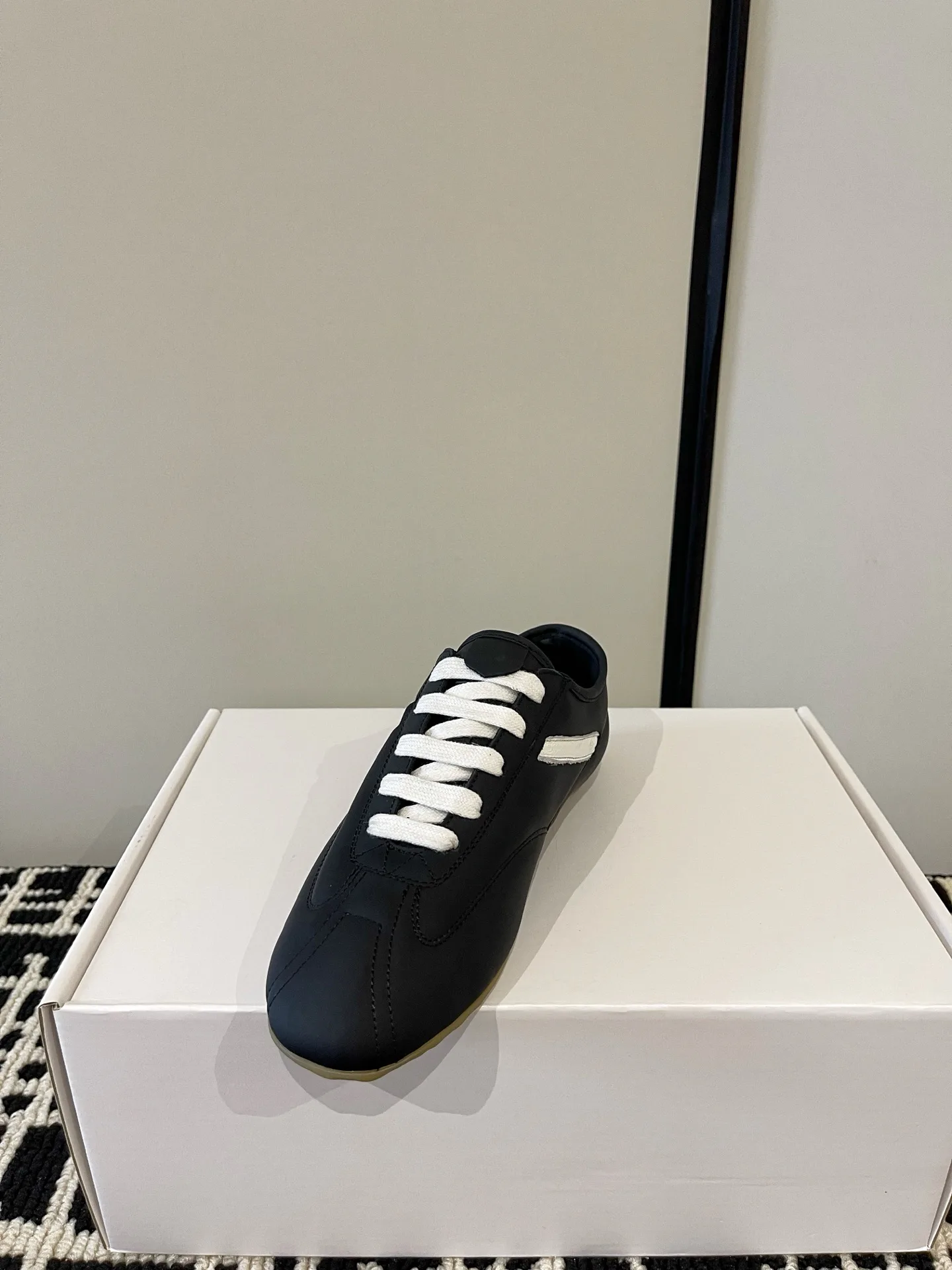 Кроссовки Женские Alexander Mcqueen 18386235