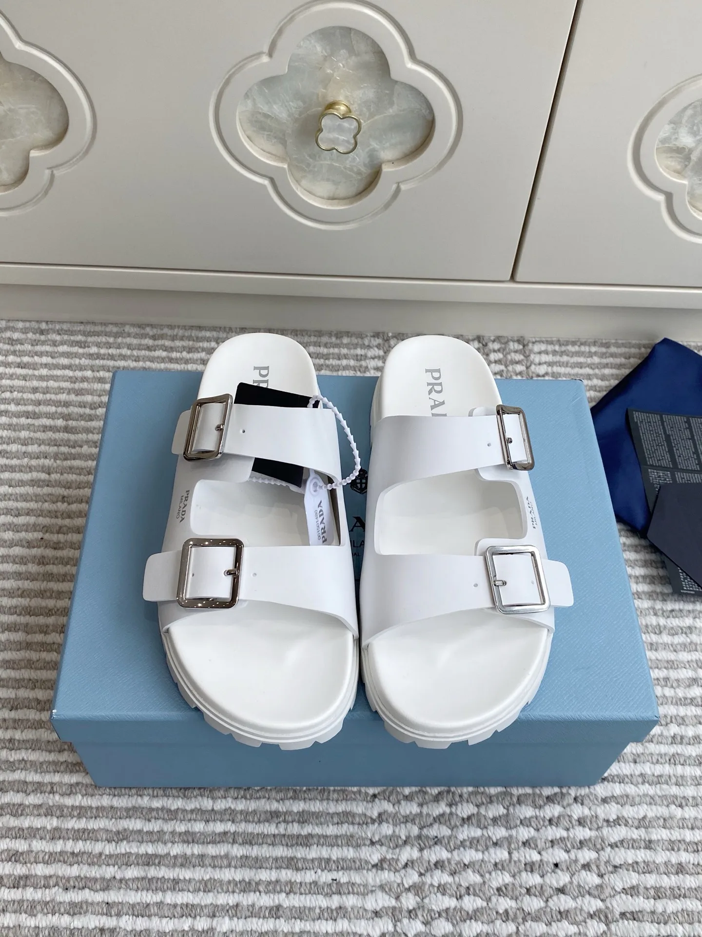 Сандалии Женские Prada 13268617