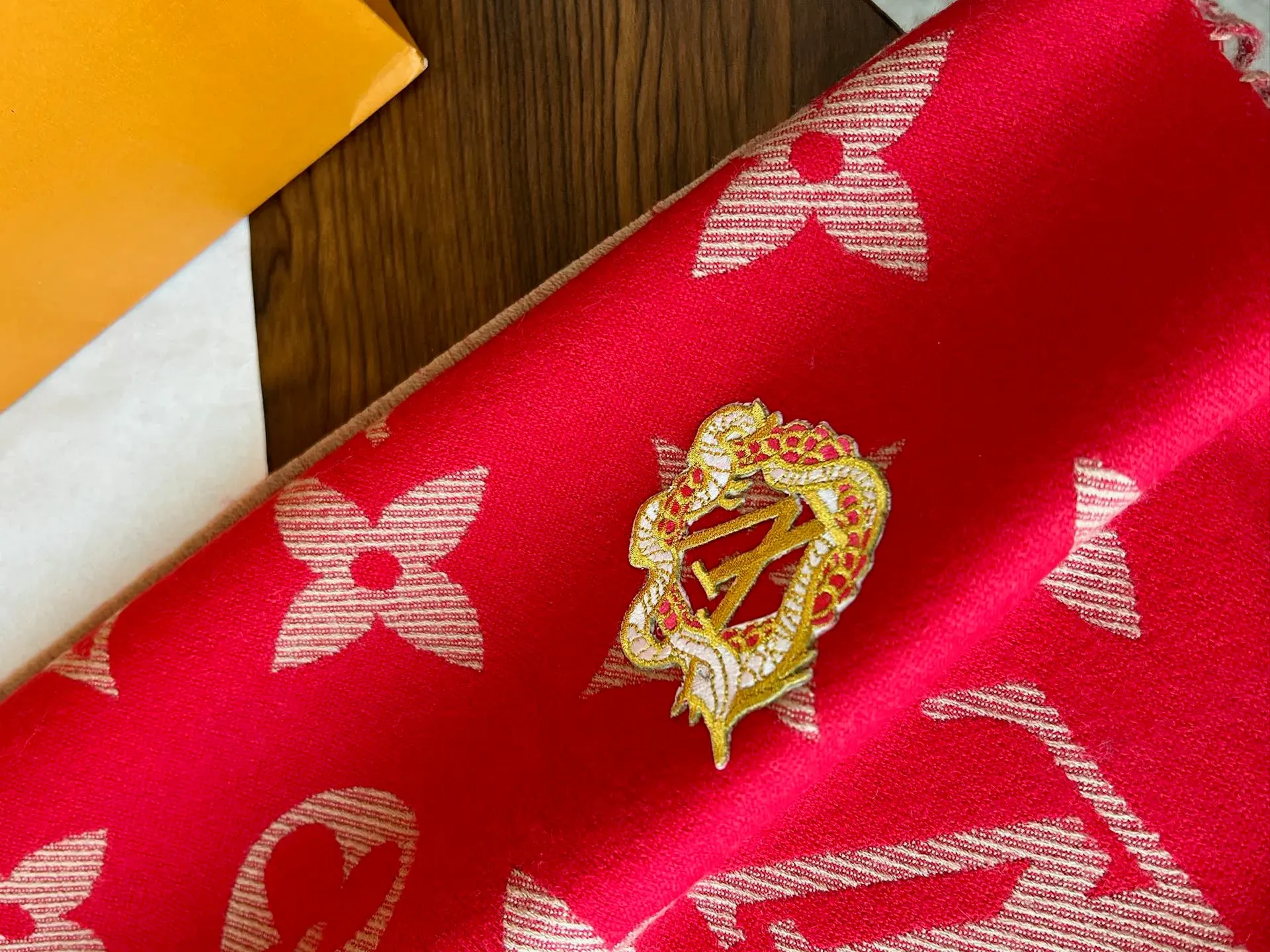 Шарфы Louis Vuitton 1437082