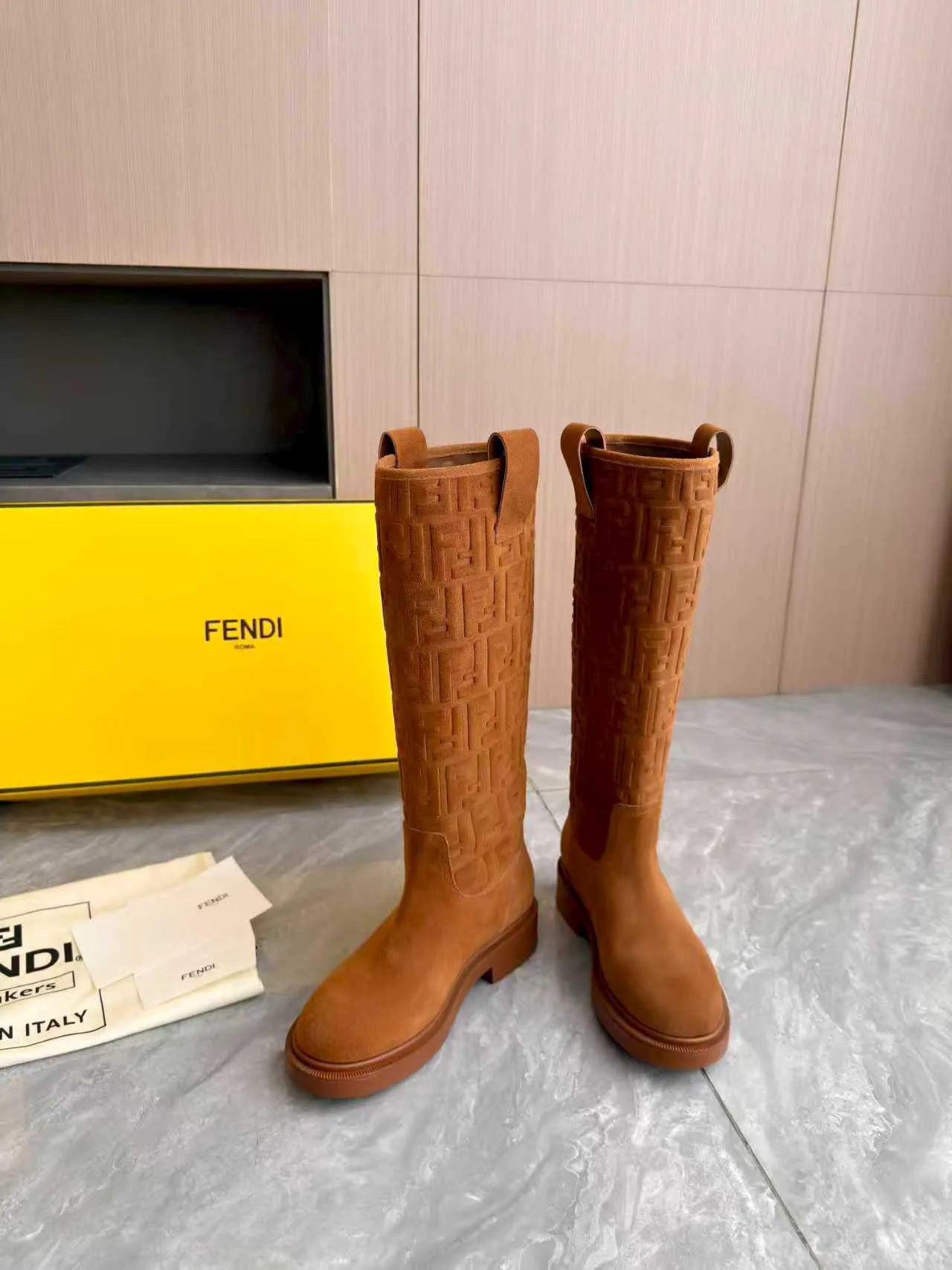 Сапоги Женские Fendi 18104327