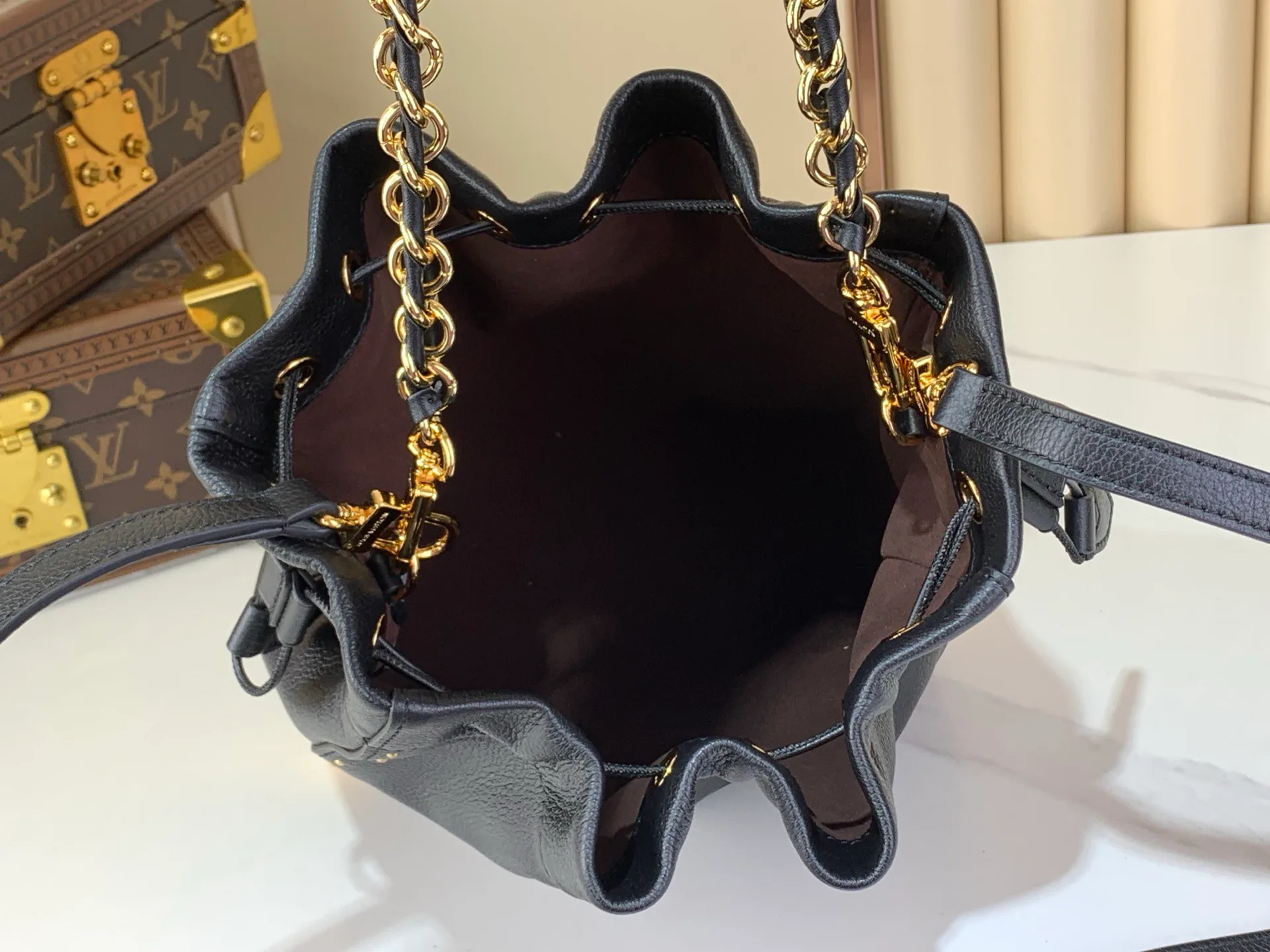 Классические Сумки Женские Louis Vuitton 13096124