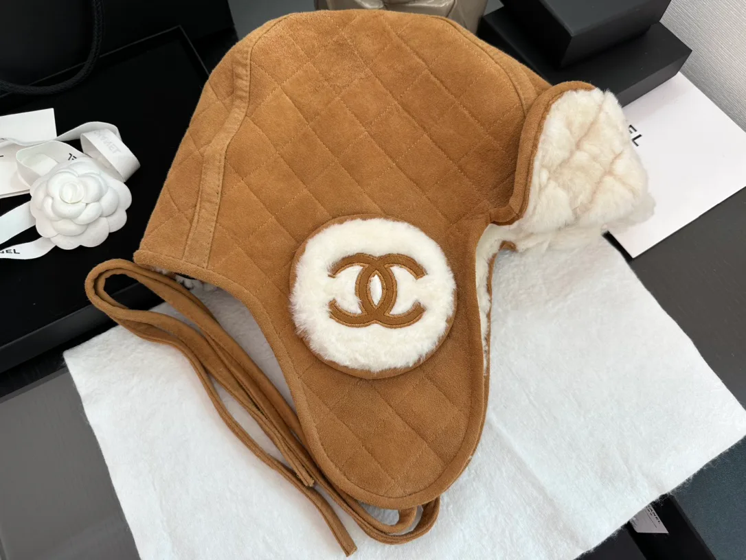 Головные Уборы Chanel 18347658