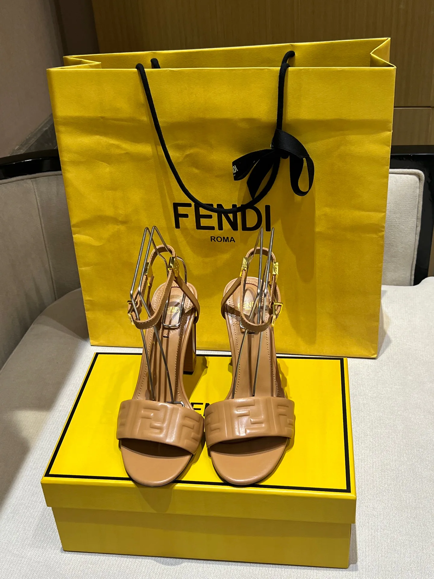 Босоножки Женские Fendi 9289003
