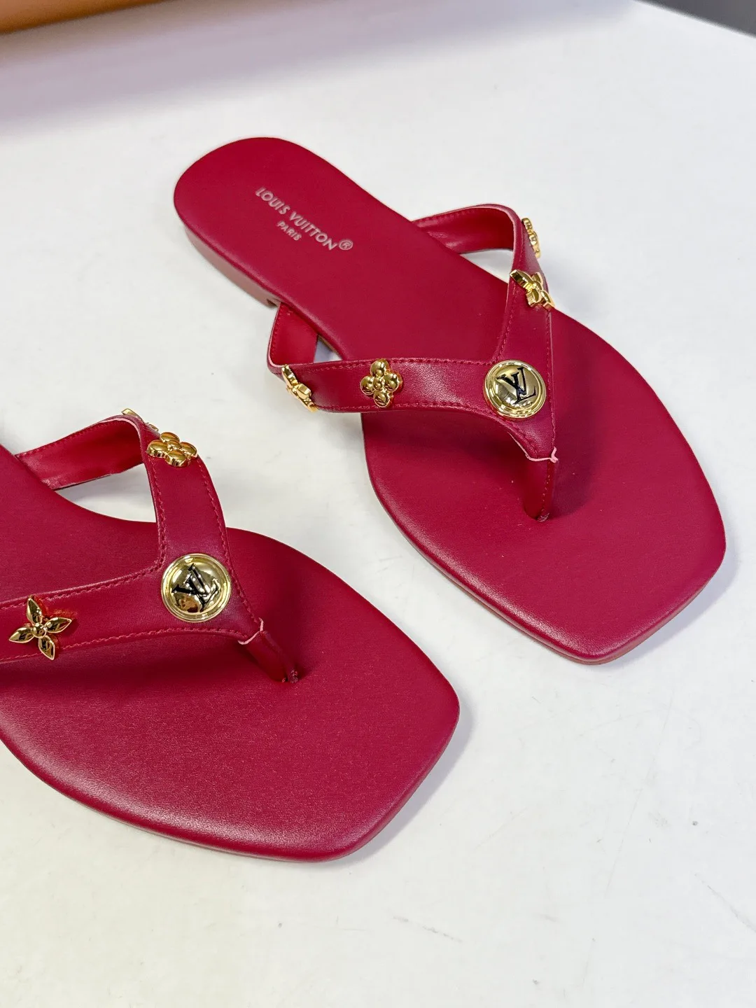 Шлепанцы Женские Louis Vuitton 13530045