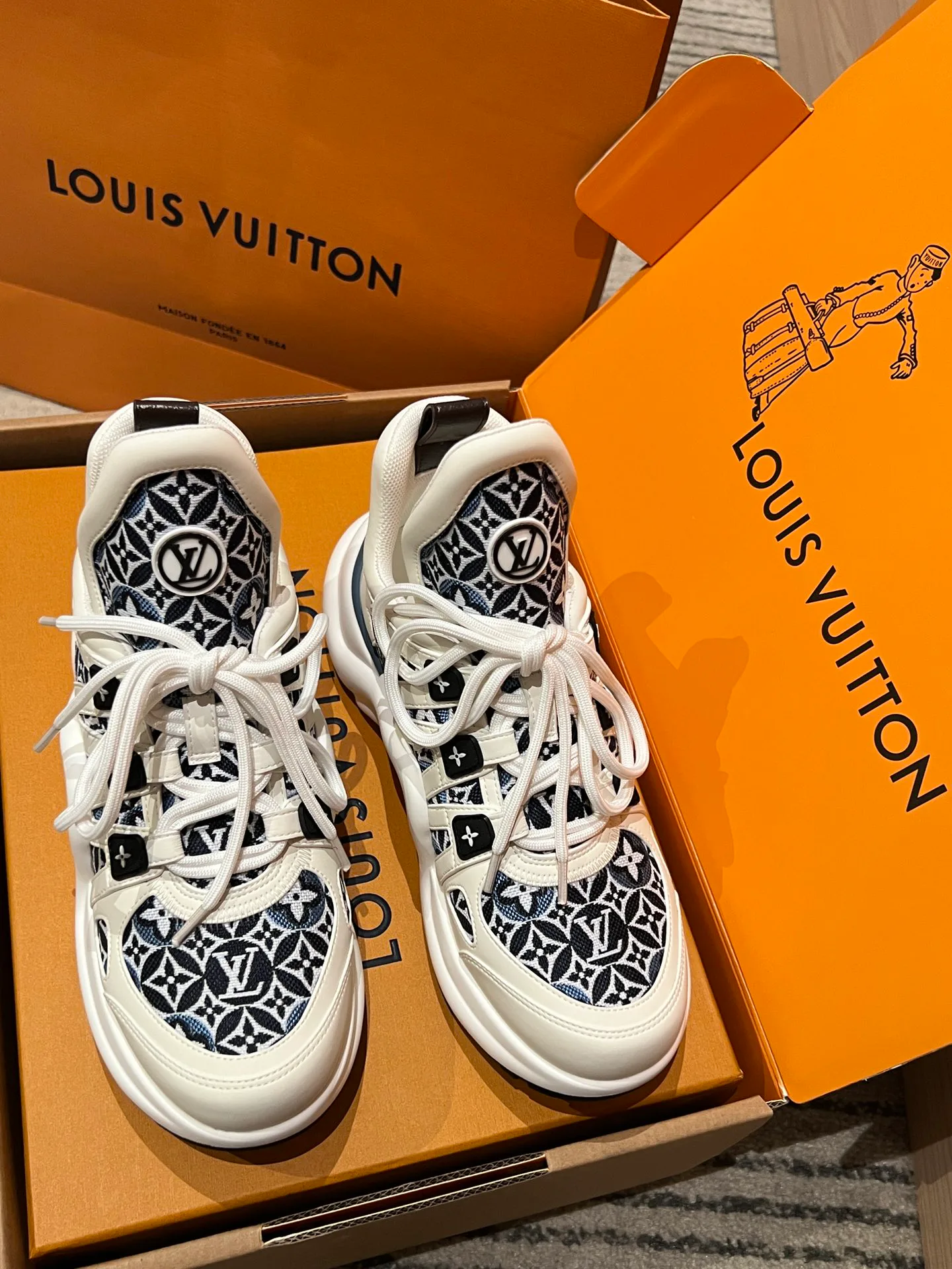 Кроссовки Женские Louis Vuitton 371356