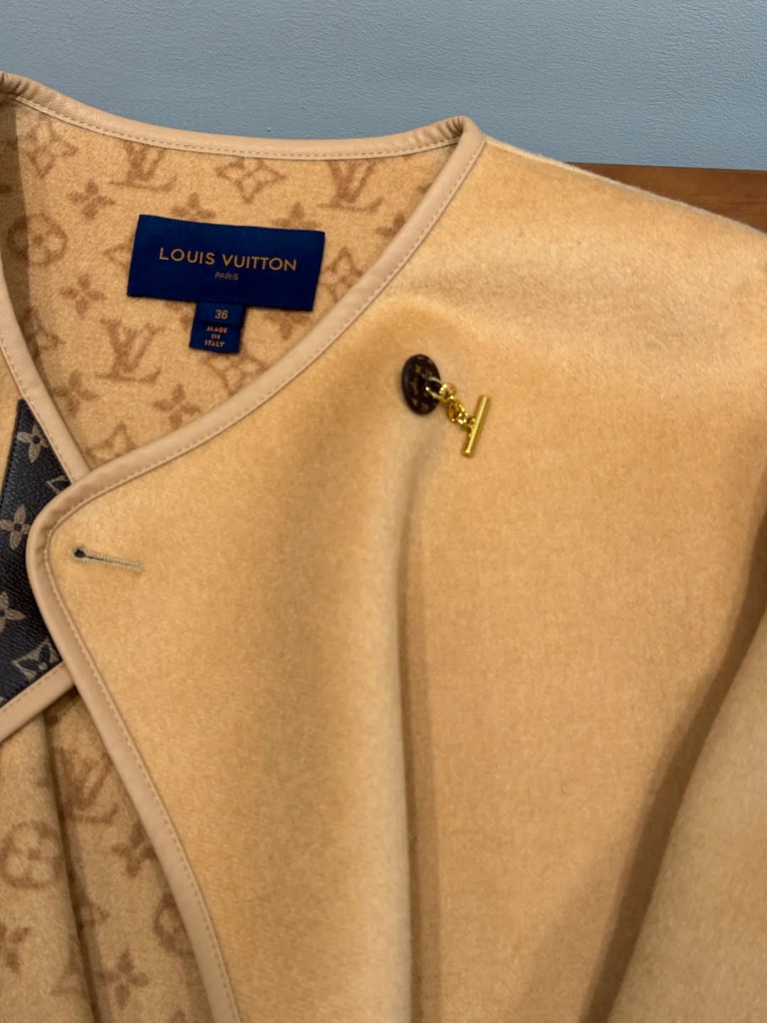 Пальто Женские Louis Vuitton 19779157