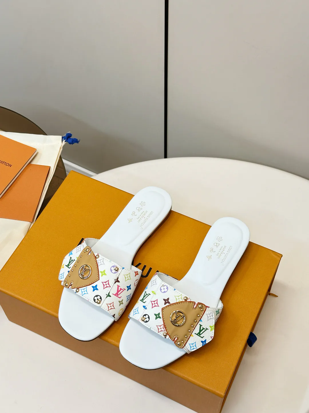 Шлепанцы Женские Louis Vuitton 12289955