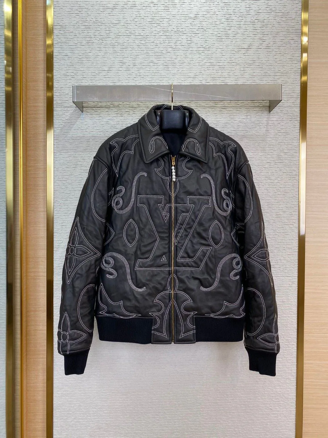 Куртки И Пуховики Женские Louis Vuitton 212521