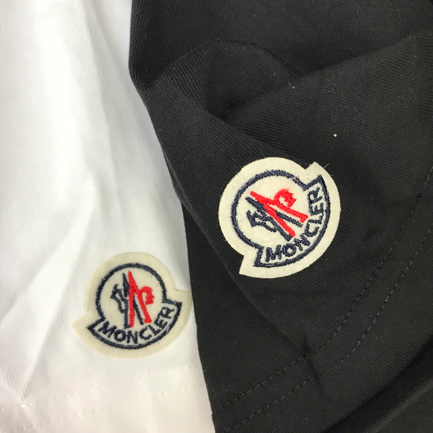 Футболки Женские Moncler 1856518