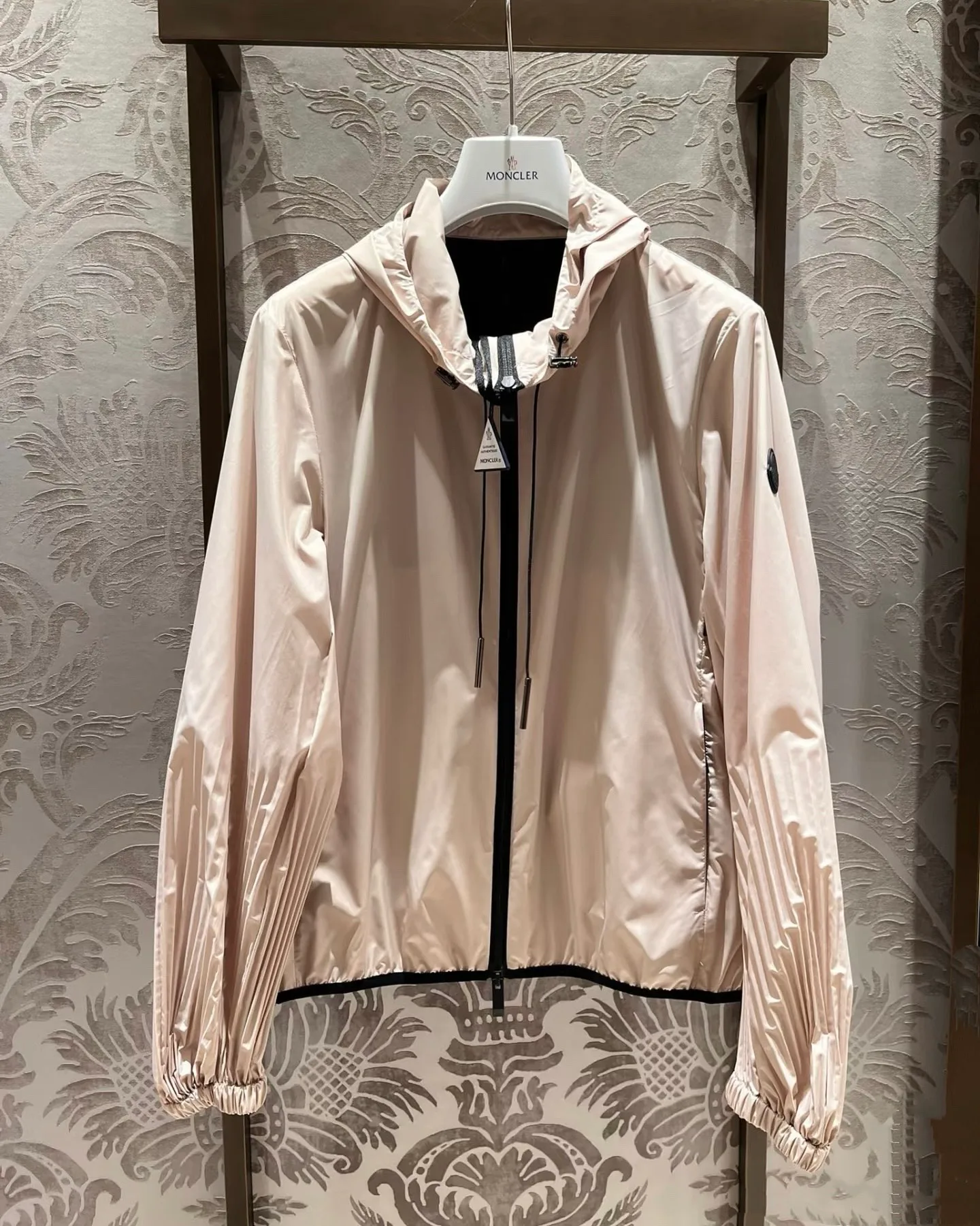 Куртки Женские Moncler Куртки Женские Moncler