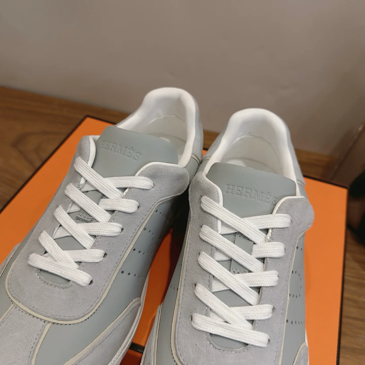 Кроссовки Женские Hermes 18230935