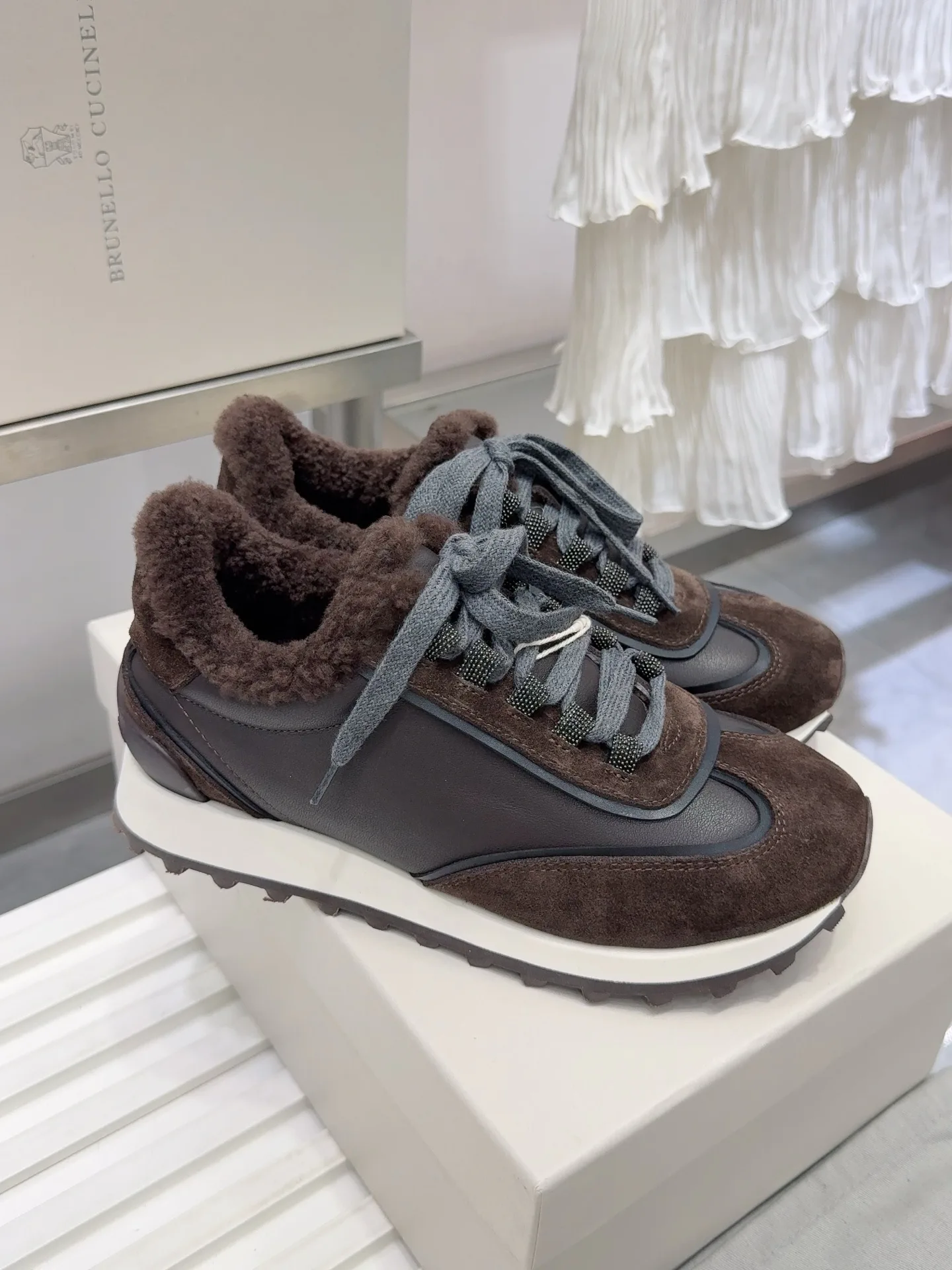 Кроссовки Женские Brunello Cucinelli 19299311
