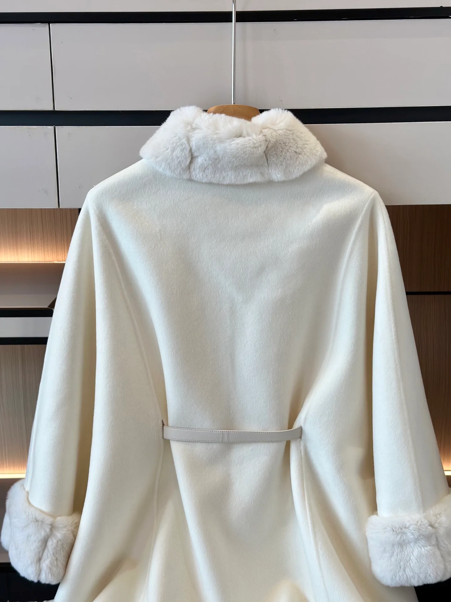 Пальто Женские Loro Piana 18706875