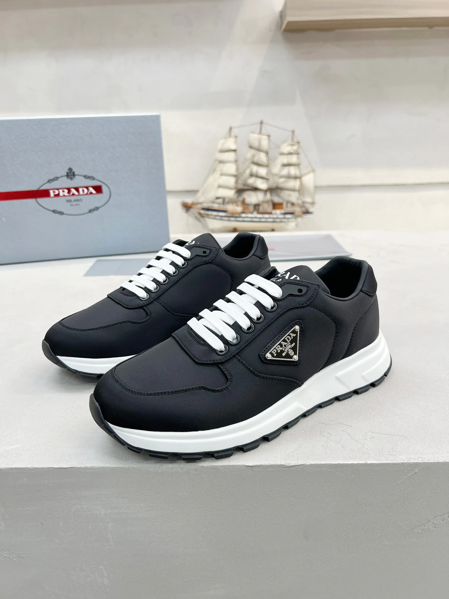 Кроссовки Мужские Prada 11670882