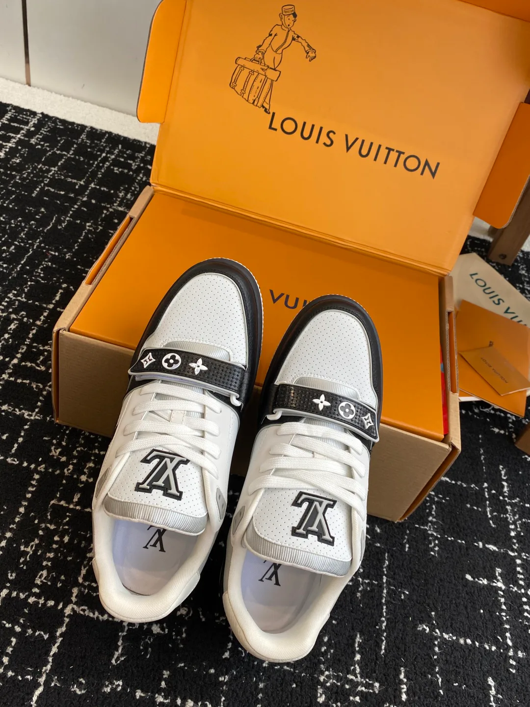 Кроссовки Женские Louis Vuitton 98360