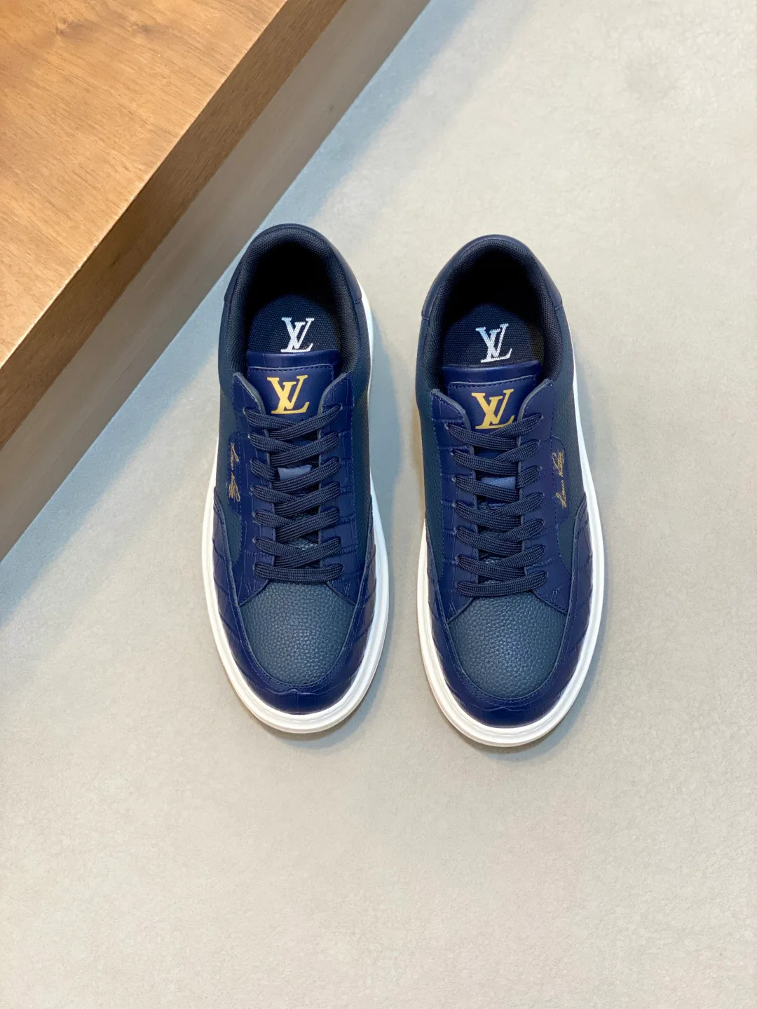 Кроссовки Мужские Louis Vuitton 18265109